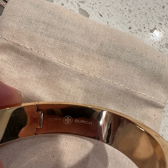 Tory Burch Leather Black gold inlay cuff bracelet NWT size small - retail’s $178 - Picture 9 of 11